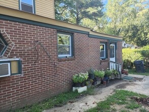 Building Photo - 2bd 1 bth williamsburg