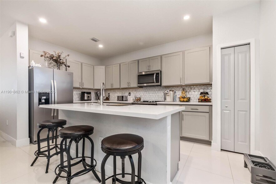 Building Photo - 2430 SW 145th Pl