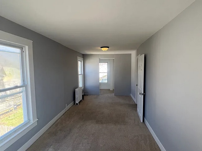 Building Photo - This 3 Bedroom home on the north end