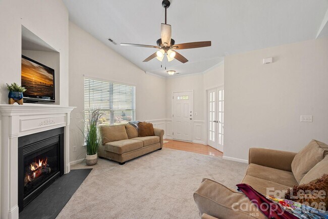Building Photo - 1626 Hammond Dr