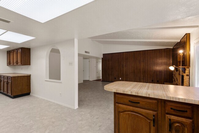 Building Photo - For Rent Newly Remodeled 3 Bed / 2 Bath Home