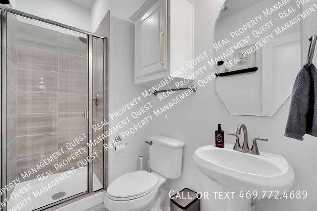Building Photo - 1767 Shumard St