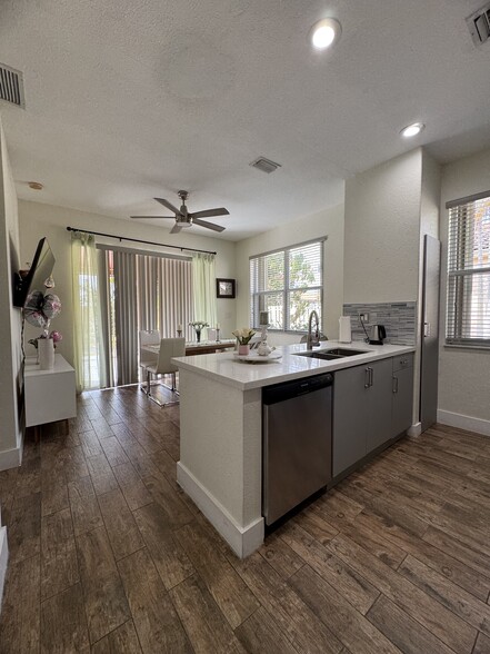 Kitchen/dining room - 23746 SW 111th Ct