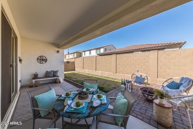 Building Photo - 21070 W Almeria Rd