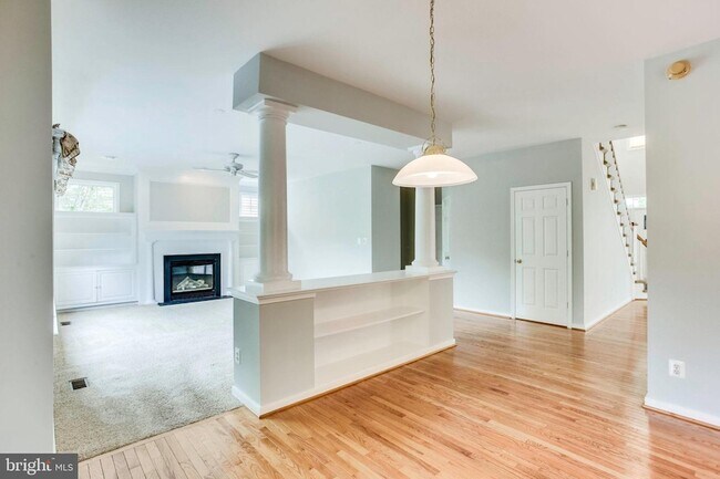 Building Photo - 26161 Rachel Hill Dr