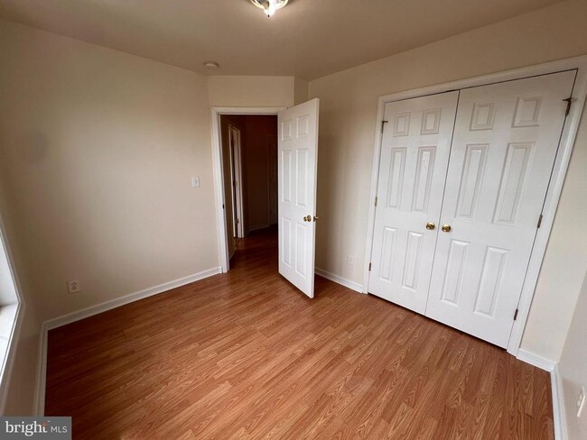 Building Photo - 222 Pony Cir
