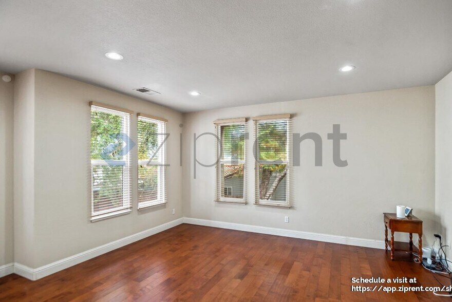 Building Photo - 2677 Corde Terra Cir