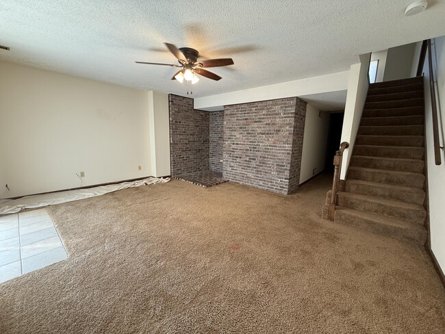 Building Photo - 1307 W Lexington Cir