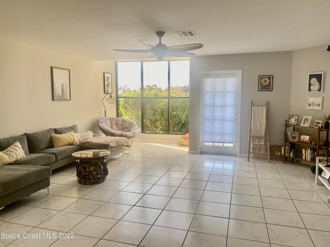 Building Photo - 1241 Beachside Ln