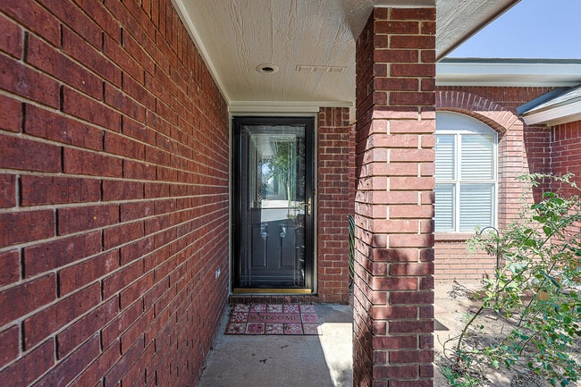 Building Photo - 9708 Aberdeen Ave