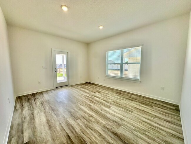 Building Photo - 494 Arrowwood Blvd