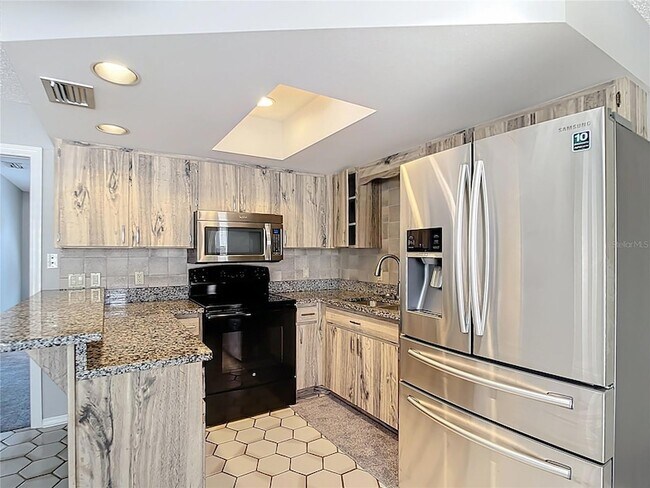 Building Photo - 813 Ormond St
