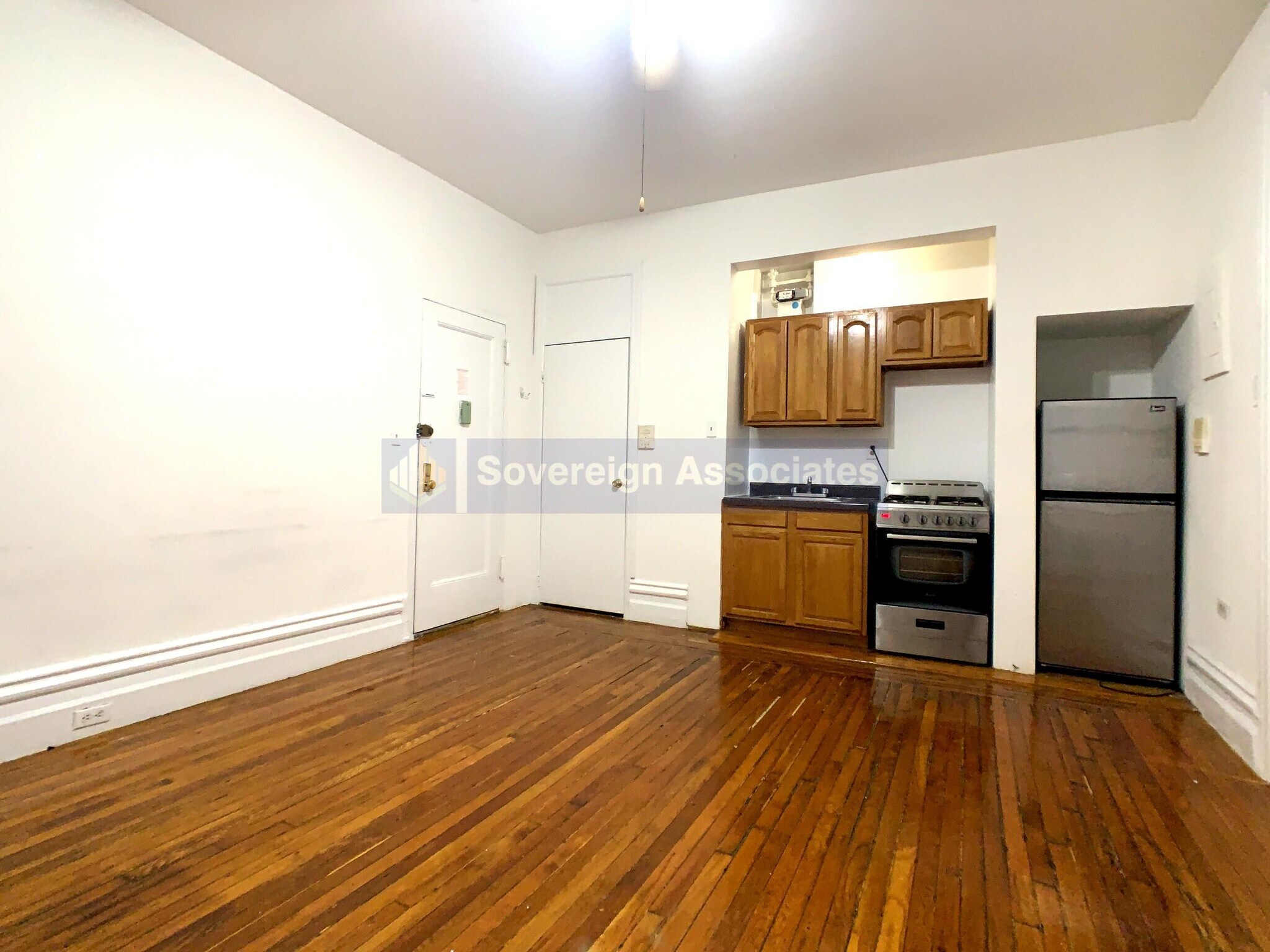 Building Photo - 45 Tiemann Pl