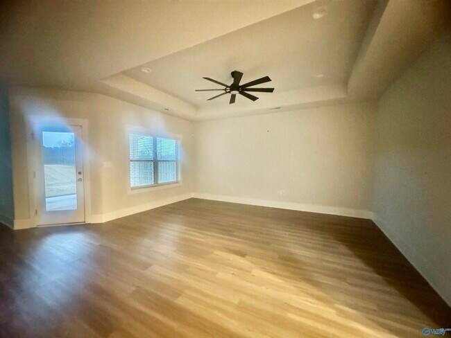 Building Photo - 91333 Monteagle Blvd SE