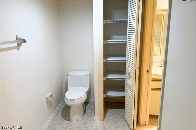 Building Photo - 7360 St Ives Way