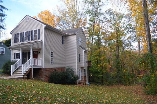 Building Photo - 4000 Oakleaf Rd