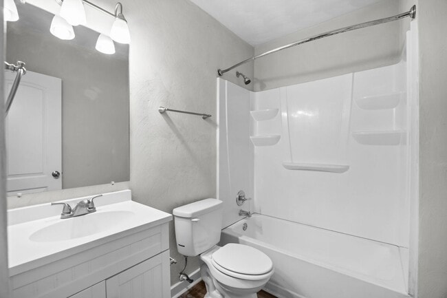 Building Photo - Charming 2-Bedroom Duplex in Norvella Heights