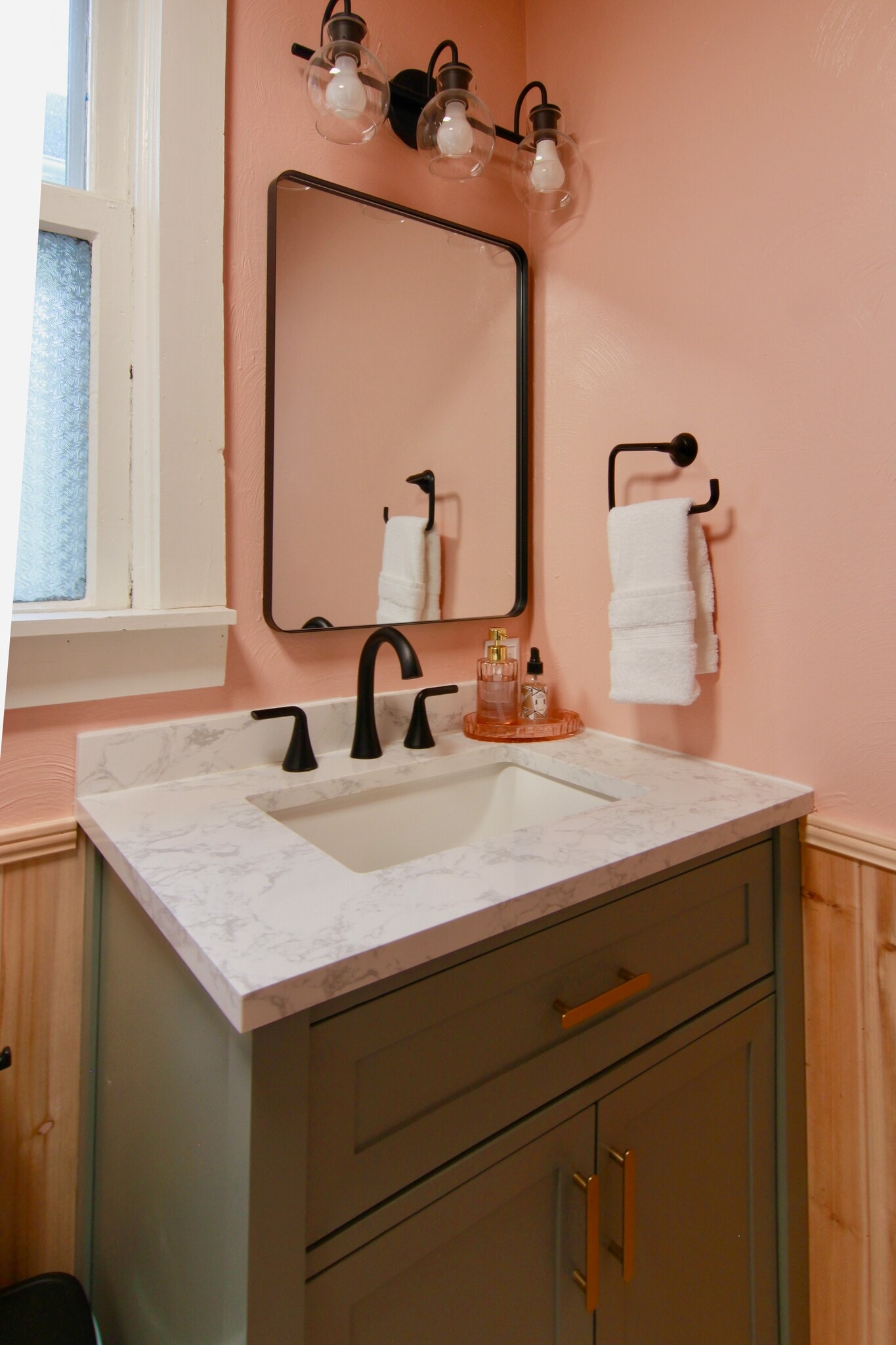 Building Photo - 918 Gratz St