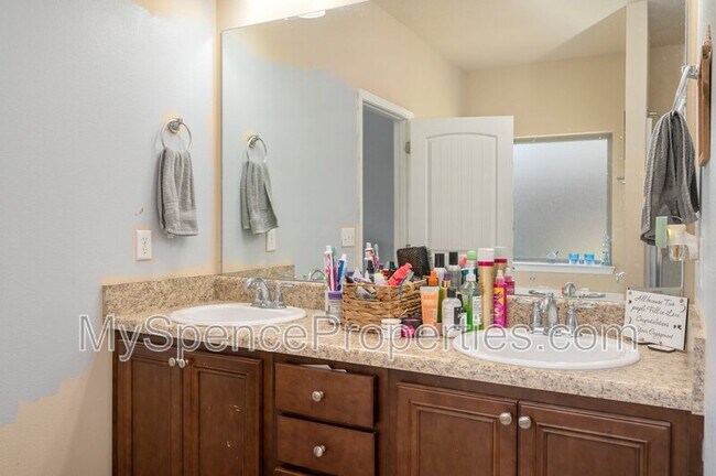 Building Photo - 3597 Autumn Woods Dr
