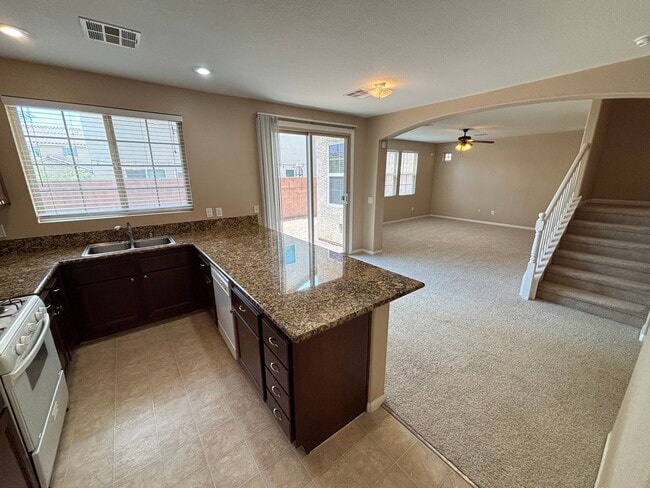Building Photo - Elegant 3Bed/3Bath Home with Loft in the P...