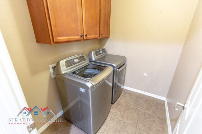 Building Photo - 4BR 2BA - Resort-Style Living in Ironwood Crossing – Heated Pool, Designer Finishes & Flexible Li...