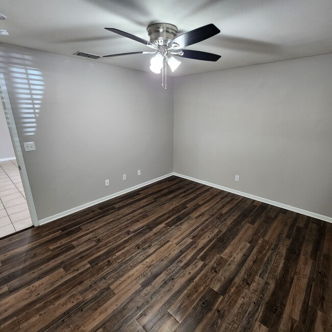 Building Photo - Deer Park Apartments - 1407