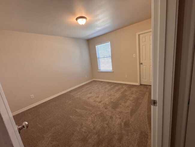 Building Photo - Spacious 4-Bedroom New Build by Silver Leaf Homes