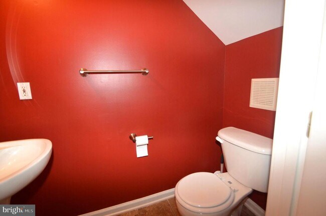 Building Photo - 21081 Pickerelweed Terrace