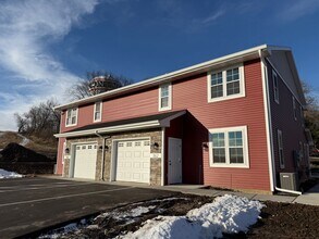 Building Photo - 543