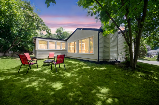 Building Photo - 224 Laura Lee Dr