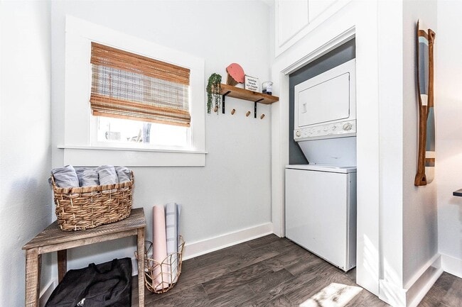 Building Photo - 2021 Avenue O 1/2