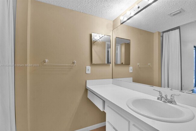 Building Photo - 10501 W Broward Blvd