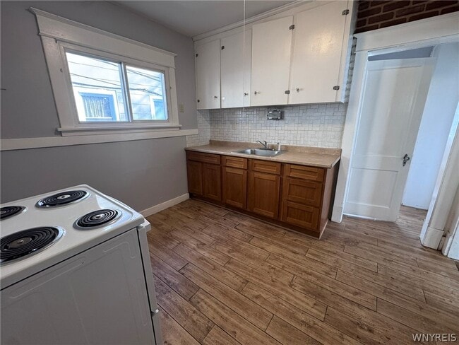 Building Photo - 55 Parkwood Ave