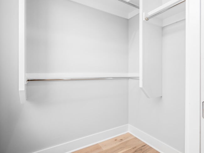 Building Photo - 928 Pullman Pl