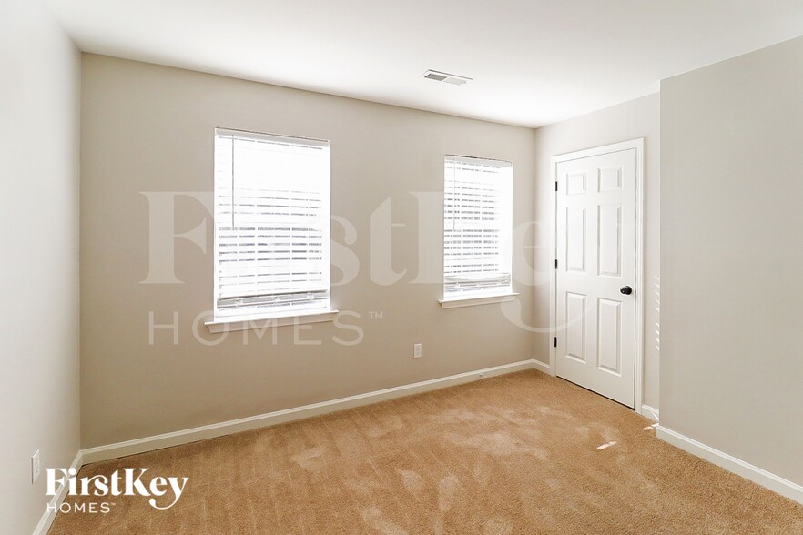 Building Photo - 21393 Willow Way Dr