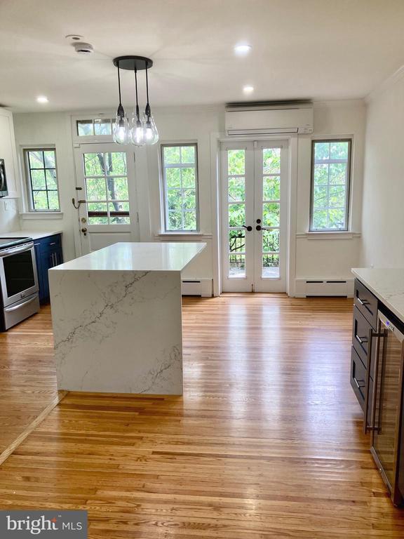 Building Photo - 7807 Spring Ave