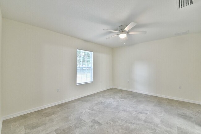 Building Photo - 6136 NW 47 Pl