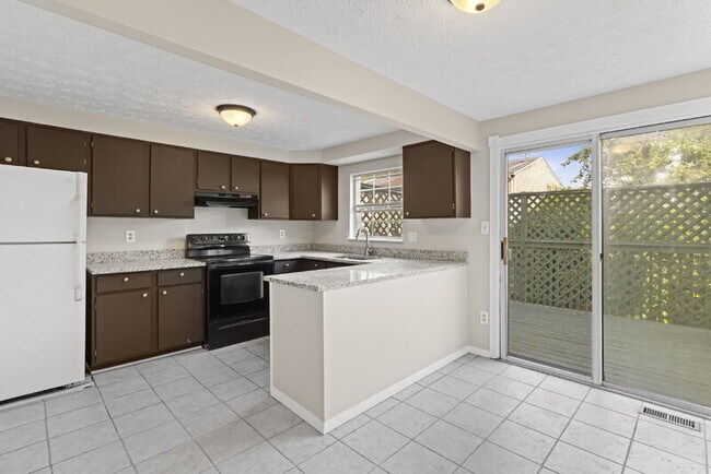 Building Photo - 916 Pentwood Ct