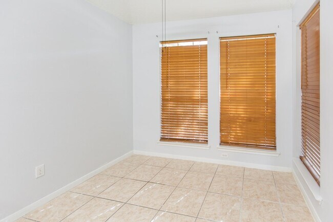 Building Photo - 1614 Glacier Blue Dr