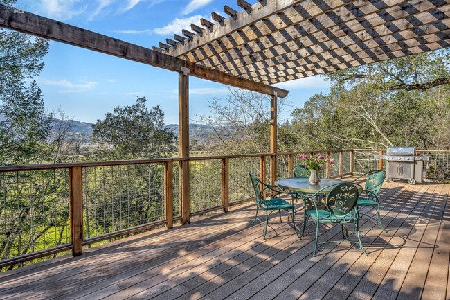 Building Photo - 522 Meadowood Ln