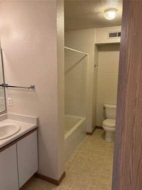 Building Photo - 2868 Coral Ct