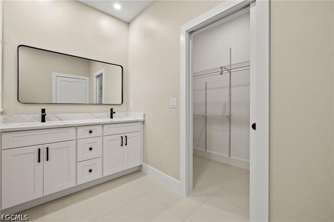 Building Photo - 1008 NW 36th Pl