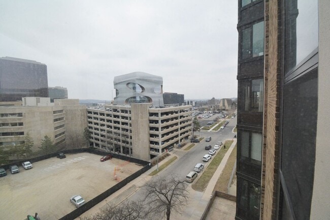 Building Photo - Furnished Unit STEPS FROM THE MAYO CLINIC FACILITIES Rochester Towers Condo For Rent!