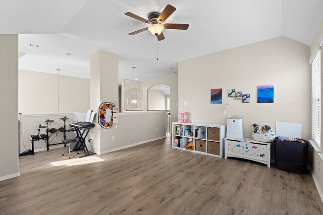 Building Photo - 63 W Lasting Spring Cir