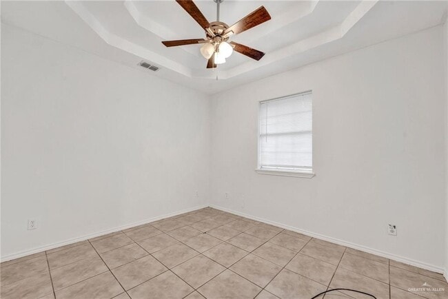 Building Photo - 16 Denise Cir