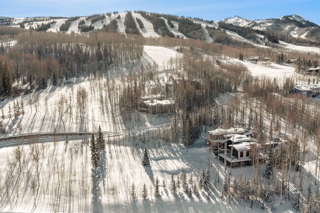 Building Photo - 379 Divide Dr