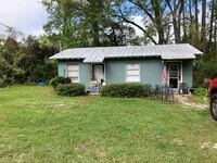 Building Photo - Affordable 1 Bed / 1 Bath Home – Available...