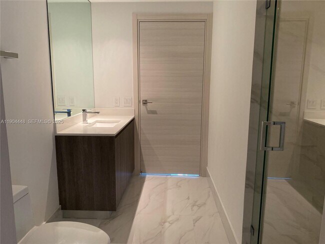 Building Photo - 801 S Miami Ave