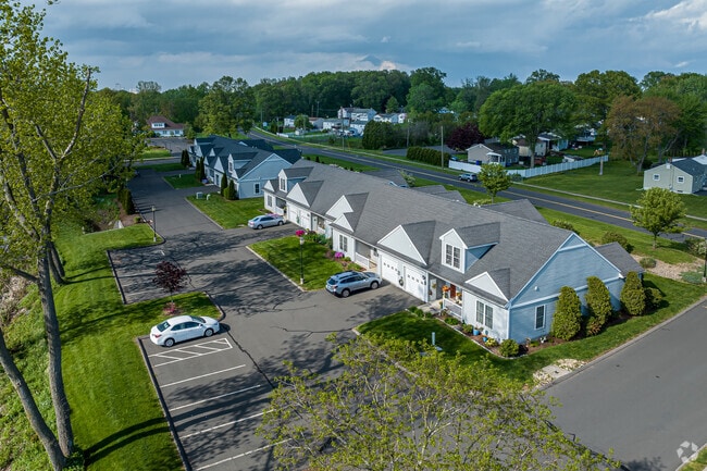 Building Photo - 305-317 Folly Brook Blvd