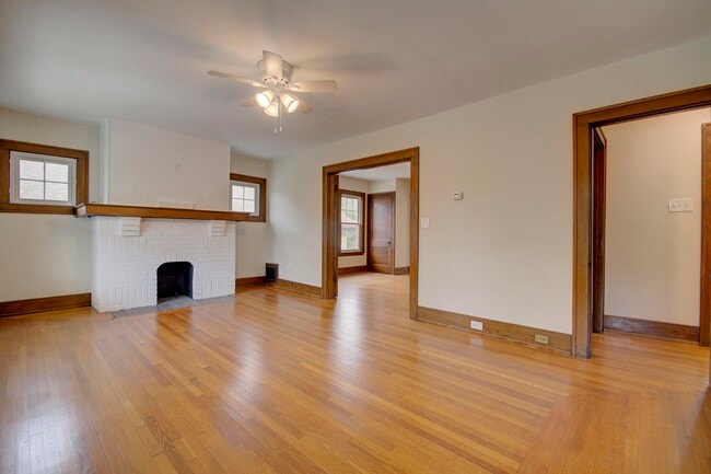 Building Photo - 1026 Altavia Ave